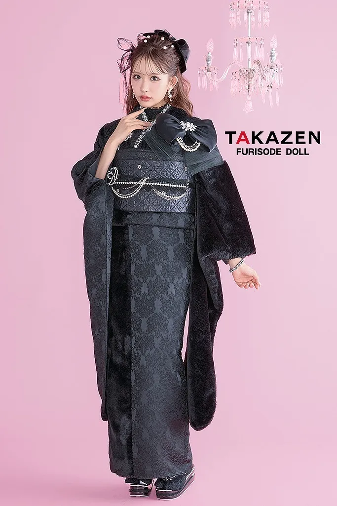 ヘップバーンシュシュ　黒　ファー/ジャガード生地　リボン・キラキラパーツ付き　ふわふわ振袖　人とかぶらない　かわいい　セレブ振袖ネットレンタル　伊藤桃々　26014