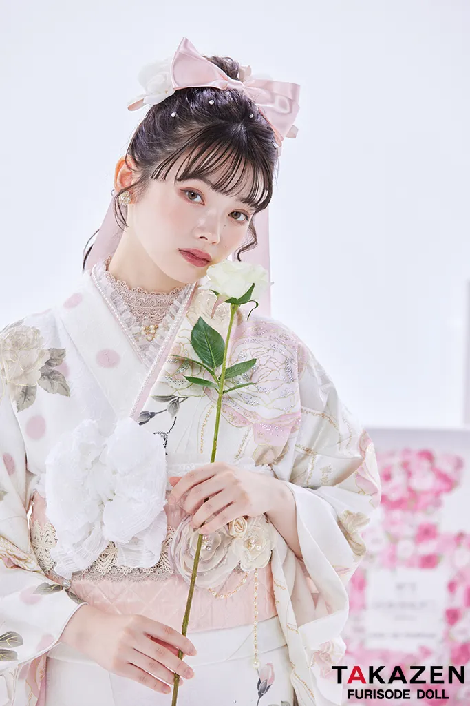 成人式　振袖　LOOKBOOK 　可愛い　キラキラ　ヘップバーン　シャネルカラー　キラキラ