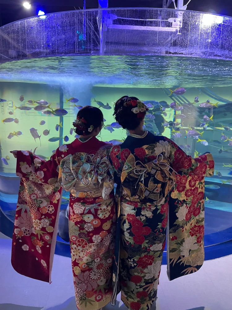 成人式振袖ネットレンタル フリソデドール 撮影 前撮り 水族館